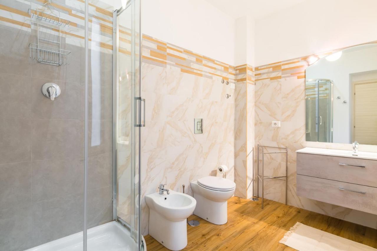 Barrio 133 - Double Bedroom In Center By Napoliapartments Exterior photo